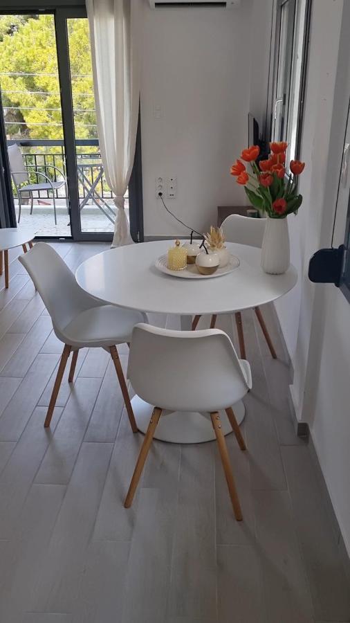 Tiffany'S Apartments -2' Walk From Metro Atenas Exterior foto